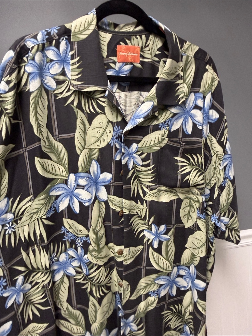 Tommy Bahama Black Floral Tropical Short-Sleeve Button-Down Shirt
